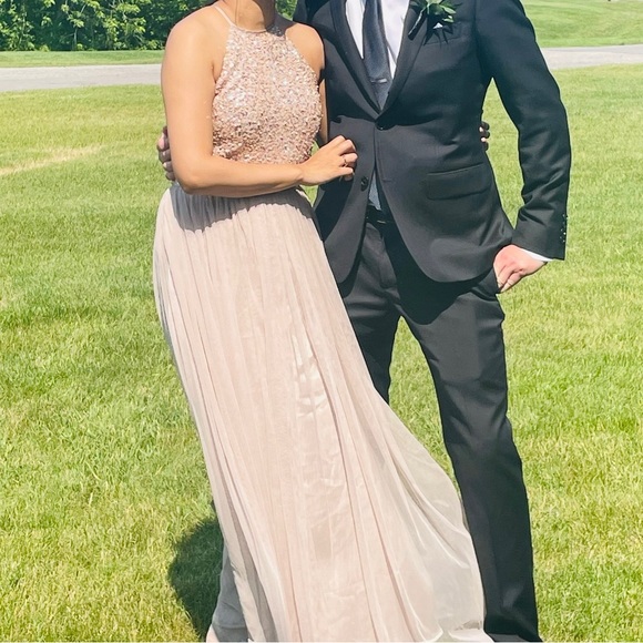 Beautiful dress from banana republic and guess - Picture 3 of 15